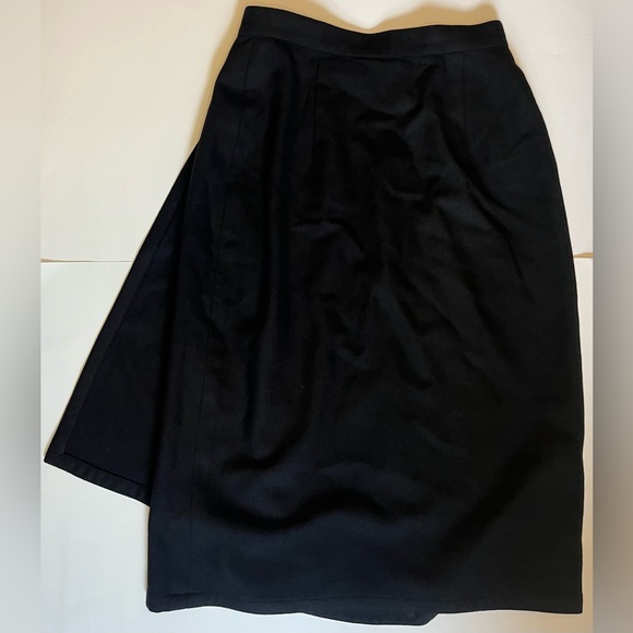Vintage 1980’s Gucci Wool Wrap Midi Skirt - Picture 2 of 14
